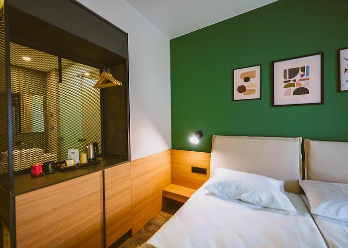 B1 Downtown Hotel
