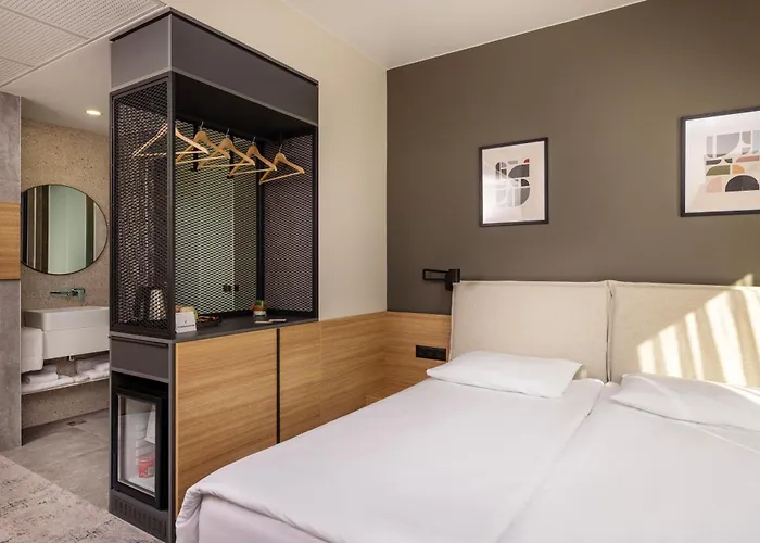 B1 Downtown Hotel