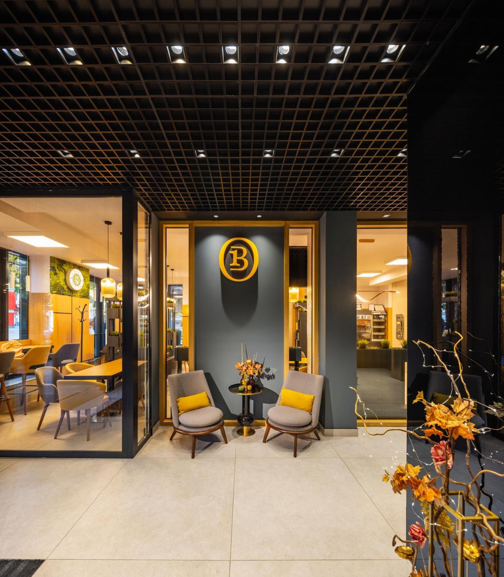 B1 Downtown Hotel